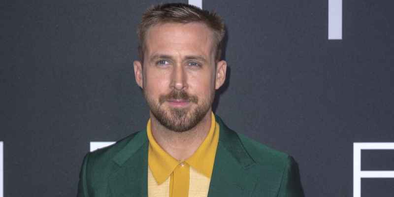 Ryan Gosling plays the part in Barbie, he appeared in a sporty platinum look!!