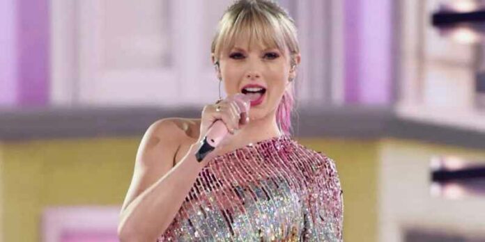 Know About Taylor Swift's Net Worth, Age, Height, Songs, Boyfriend, Career