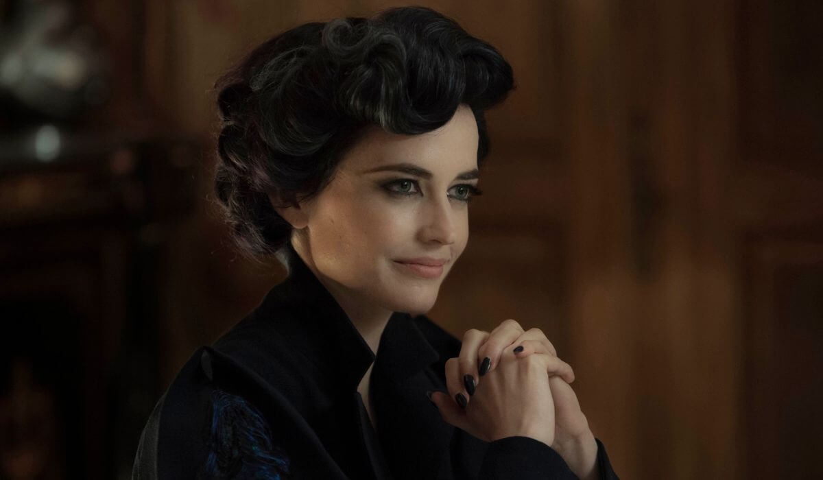  Miss Alma Peregrine in Miss Peregrine’s Home for Peculiar Children
