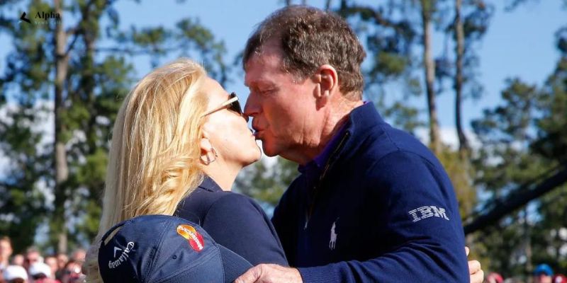 Why are LeslieAnne Wade and Tom Watson ending their marriage?