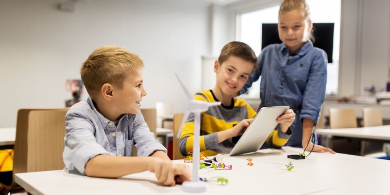 The Use of Robots in the Classroom: What Are the Benefits
