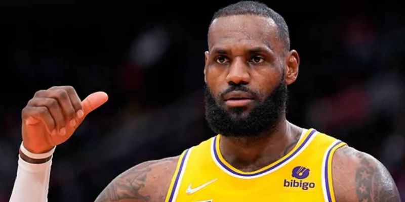 LeBron James Interested in NFL Career, Los Angeles Rams Star Insists NBA Star Would Stand 'No Chance'