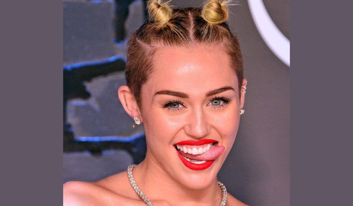 Miley Cyrus Posed Poolside In Nothing But A Lacy Bra And Underwear Set